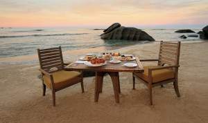 romantic beach dinner