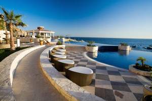 Infinity pool at Haceinda Encantada on a Mexico all inclusive honeymoon