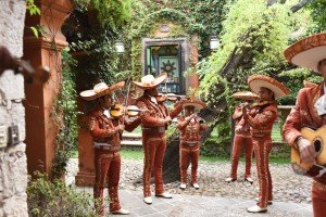 Courtyard mariachis in San Miguel de Allende on a Mexico honeymoon